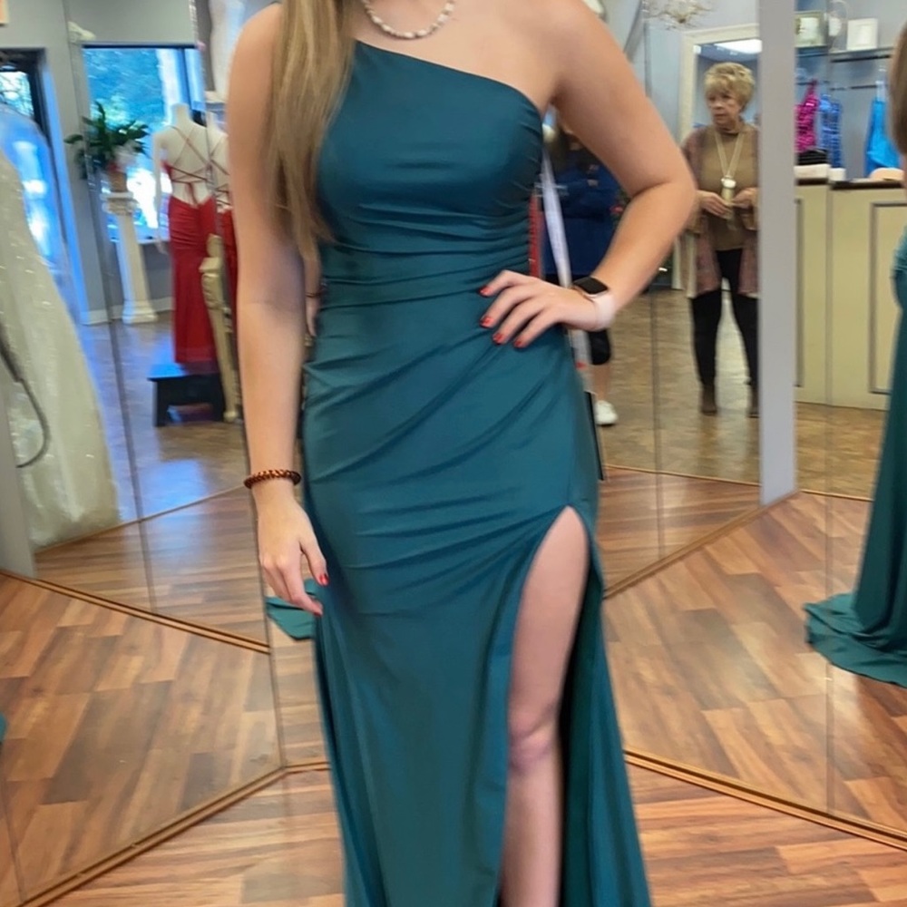 Sherri Hill Size 4 Green One Shoulder Prom/Homecoming Dress